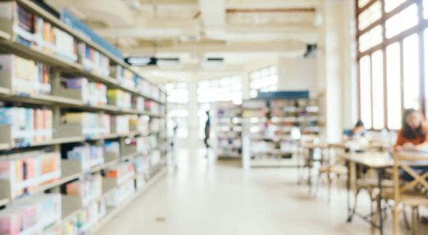 abstract-blur-defocused-bookshelf-library